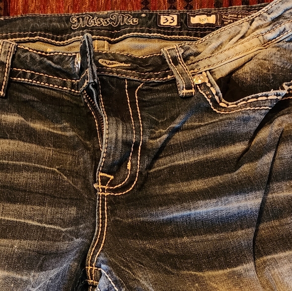 Jeans - Picture 2 of 3